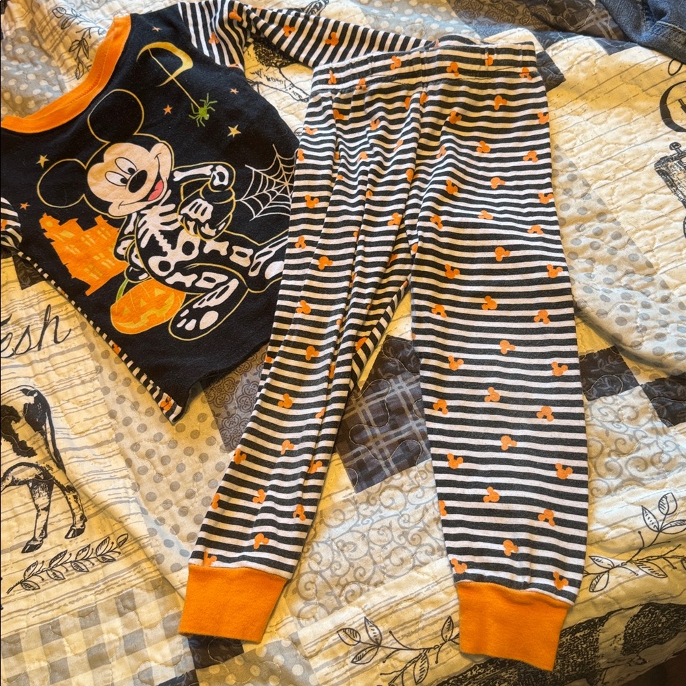 Mickey PJs - Picture 2 of 7